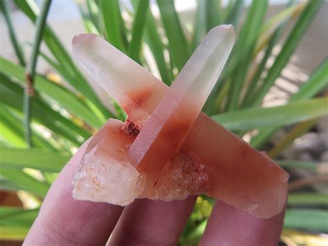 Aaa Natural Beautiful Red Tall And Slender Crystal Specimen 17g In