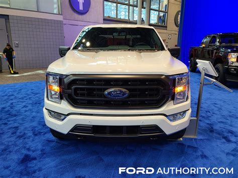 2022 Ford F 150 Xlt Sport In Oxford White Live Photo Gallery