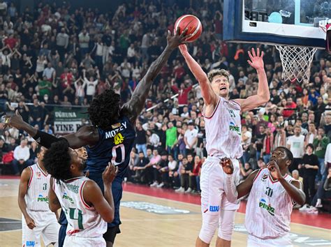 Türkiye Sigorta Basketbol Süper Ligi nde 20 hafta sona erdi Haftanın
