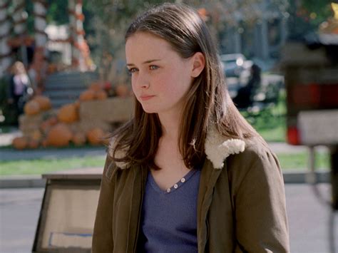 Heres What Rory Gilmores Job Is In Gilmore Girls A Year In The Life Hellogiggleshellogiggles