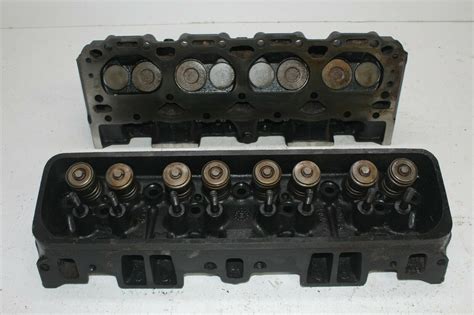 Gm 14101081 Small Block Chevy 305 Cast Iron Cylinder Heads Z28 Camaro