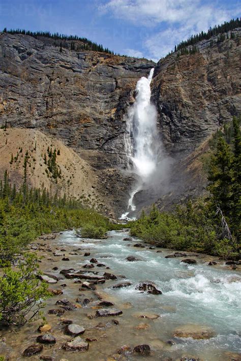 Takakkaw Falls Yoho National Park Rocky Mountains Alberta Canada Stockphoto
