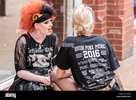 eine punk rock rebel rebellion rebellion blackpool festival spike ährentragend spiky mohican
