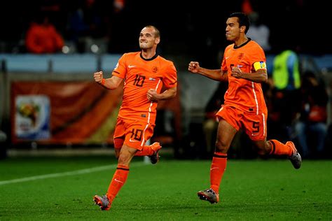 oranje brilliance carries dutch into world cup final with 3 2 win over uruguay