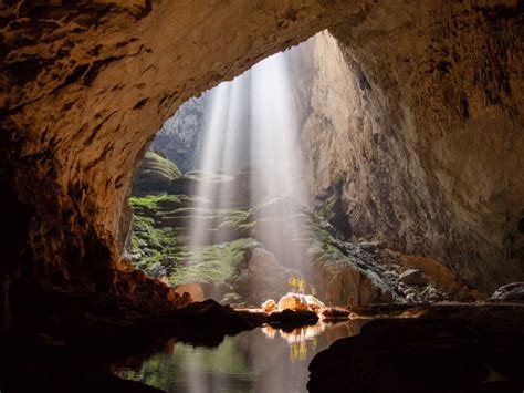Take An Incredible Journey Through Hang Son Doong The World S Largest