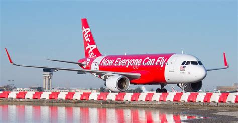Waran pegawai adalah pemimpin teknikal dan taktikal yang mengkhususkan diri, sepanjang keseluruhan kerjaya, kawasan teknikal tertentu. 【学生福利】国立大学生乘搭Air Asia 可享有特别优惠 !免费机餐+免费40kg行李托运+免费旅游保险 ...