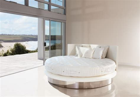 Create Unique Concept Bedroom With These Unusual Round Platform Bed