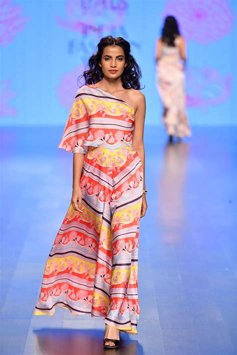 Swati Vijaivargie At Lotus Make Up India Fashion Week Springsummer 2019