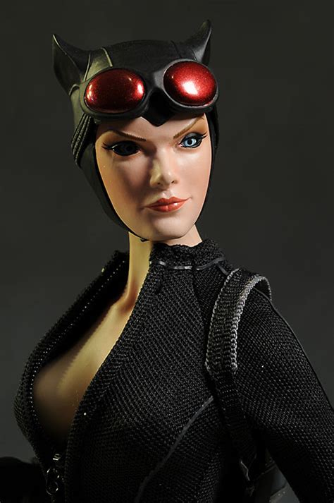 Review And Photos Of Dc Catwoman Sixth Scale Action Figure From Sideshow