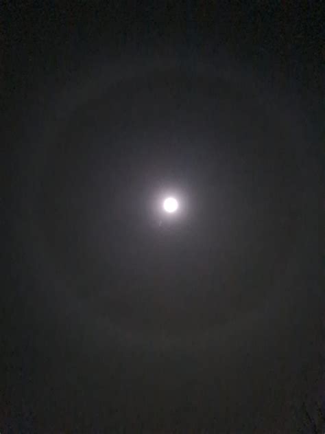 Ring Around The Moon What Does It Mean Farmers Almanac