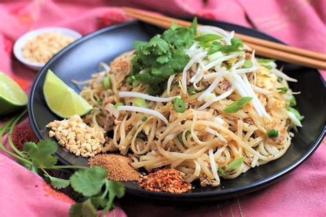 How To Make Authentic Pad Thai Phat Thai Sai Khai Thai Recipes Raw Food Recipes Asian