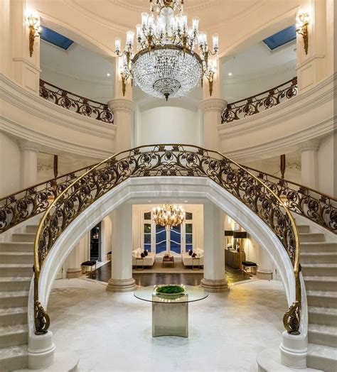 Grand Double Staircase In A Beverly Hills Mansion Foyer Foyers Staircase Staircases Homes