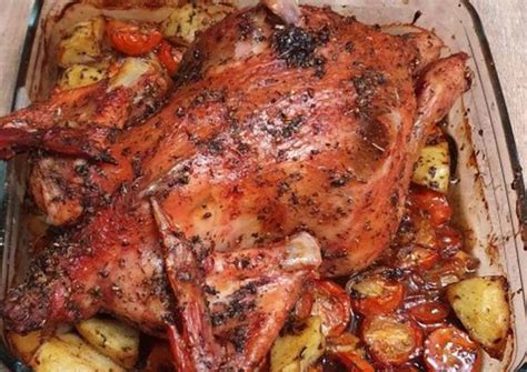 Kuasi ayam lagi dengan saus. Resep Ayam Panggang Oven yang Gurih Empuk | Primaberita