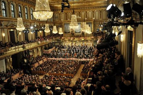 Jelen állapot szerint nem sok rá az esély, de a bécsi filharmonikusok közönség nélkül is vállalták a fellépést. Az Aranyterem múltjának árnyéka ellenére is tündököl ...