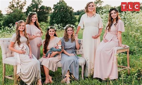 Jessa Anna Joy Anna Kendra Lauren And Abbie Duggar Pose Together For Six Way Maternity