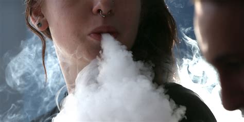 E-Cigarettes Are Now More Popular With Young People Than Regular Cigarettes | HuffPost