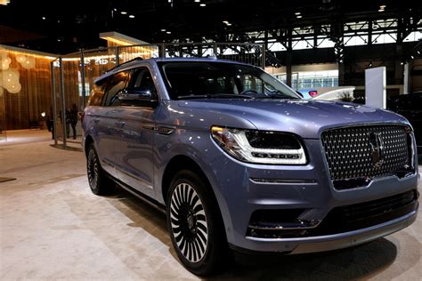 The Lincoln Navigator Is The Best Luxury Three Row Suv According To Us
