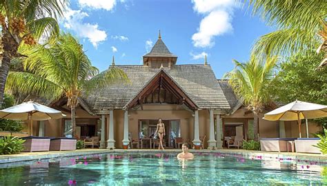 10 Best Romantic Beach Resorts In Mauritius For Honeymoon