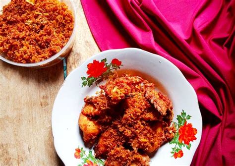 Makan ini sangat gurih dan renyah sehingga dapat resep yang di cari pengunjung: Resep Ayam Serundeng Kelapa oleh Dapoer Ummi - Cookpad