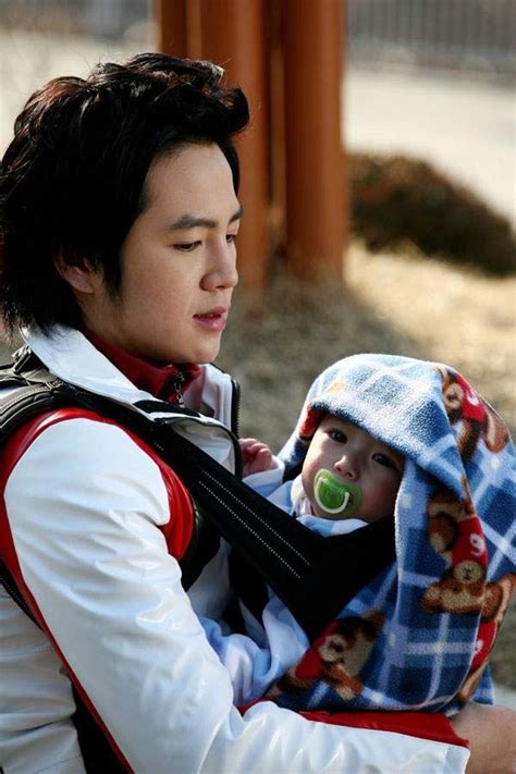 He dated a woman who was eight years older than for two years and broke off. jang-geun-suk-baby-and-i | チャングンソク, グンソク, 映画