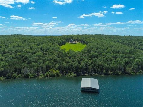 Located in arkansas, lake norfork real estate is the fifth largest market in the state for lake homes and lake lots. Lakefront Property | Lake Homes by LakefrontLiving.com