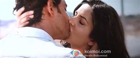 Shah Rukh Khan Kissing Katrina Kaif In Jab Tak Hai Jaan Enters Lip Lock Club Koimoi