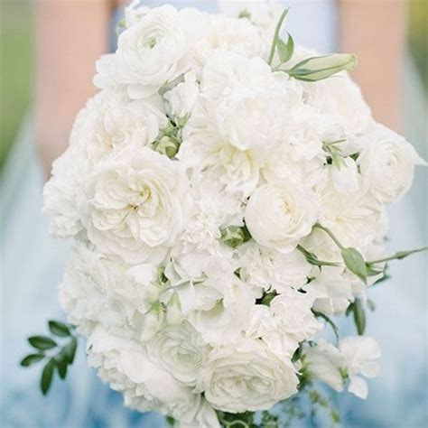 16 Unexpected Carnation Wedding Bouquets