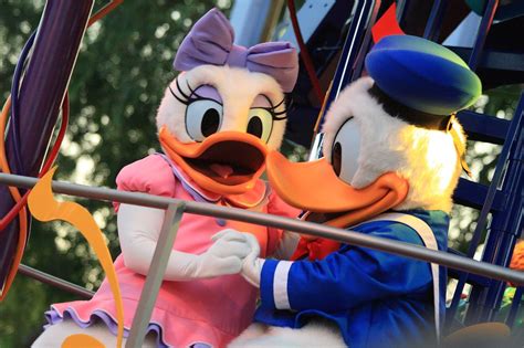 Celebrate A Street Party Daisy And Donald Duck Carlos Flickr