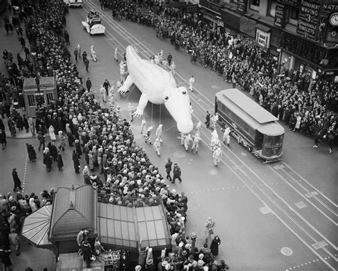 Quirky Vintage Photos Of The Macy’s Thanksgiving Day Parade History In The Headlines