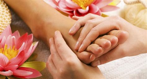 Foot Reflexology Massage Happy Day Spa