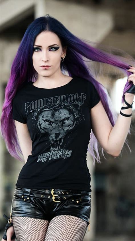 Gothic Metal Girl Hohpaguide