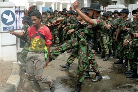 Timor Leste Independence Vote Anniversary Celebrated By Young And Old Alike Abc News