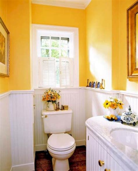 20 Soft Yellow Yellow Bathroom