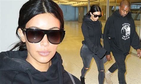 Kim Kardashian Ditches The Glamour As She And Kanye West Arrive In New