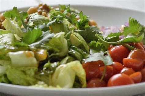 Hoy quiero compartir varias ensaladas ligeras para cenar. 7 recetas de ensaladas para cada día de la semana - Cocina ...
