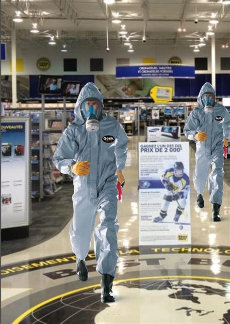 Geek Squad Agents responding to curbside device drop offs Cira 2020 : r