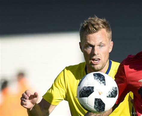 Švéd Sebastian Larsson Ukončil Po 13 Rokoch Reprezentačnú Kariéru