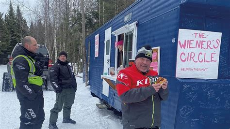 Kendyls Buns On The Run Serves Snowmobilers Trailside In The Nek