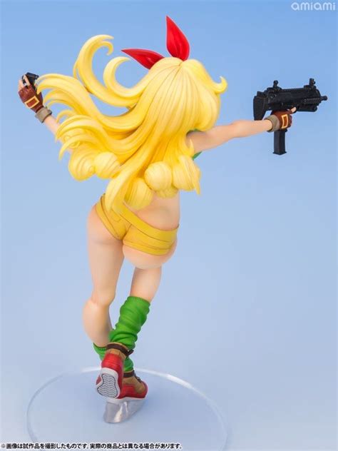 Launch's initial appearance consisted of a light green belly baring tanktop, yellow short shorts, brown fingerless gloves and red shoes worn with green socks. Launch Dragon Ball Figure | Anime Amino