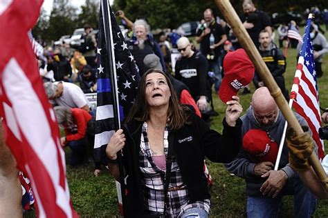 Police 3 Arrests At Right Wing Rally In Portland Fulton Sun