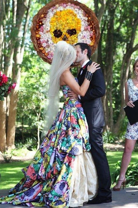 Traditional wedding dress is not always what a bride wants to wear on her big day. 38 Beautifully Modern Wedding Dress Ideas | Alternative ...