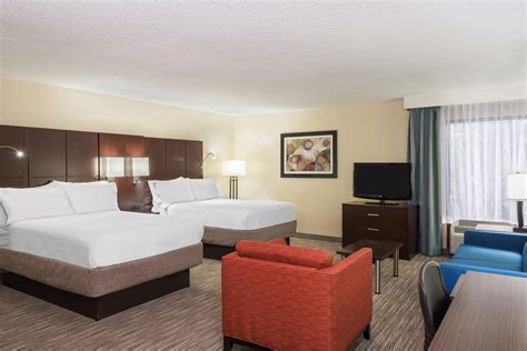 Holiday Inn Express Hotel And Suites Ft Lauderdale Plantation In Fort