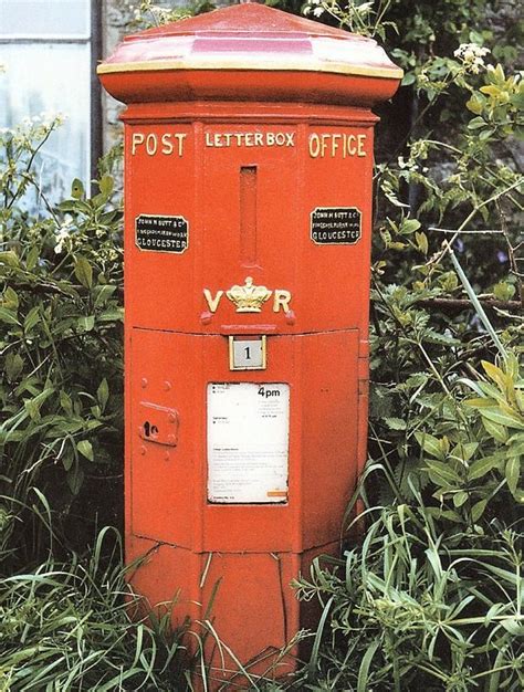 Historic British Post Boxes In Pictures Post Box Vintage Mailbox