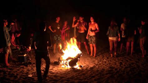 The night of san juan (la noche de san juan) is usually celebrated with music starting in the evening of the 23rd with bonfires and/or fireworks at midnight to see in the 24th. La noche de San Juan celebrada en las playas españolas