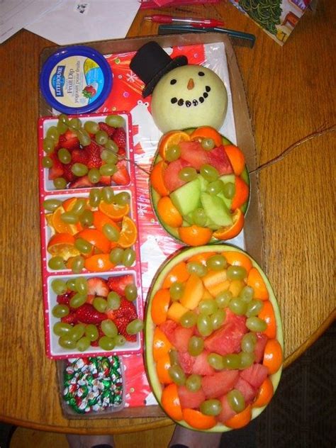 Not everyone likes sweets (i know shocking) so making these fun trays are a great way to give your celebration a healthy twist! Fruit trays, Snowman and Fruit on Pinterest