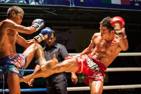 pam et la photo en voyage en thaïlande combat de boxe thaï