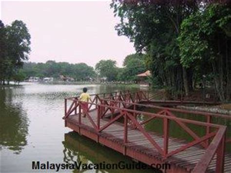 Very nice place, every morning, people are jogging, yoga and more activities here. Shah Alam Lake Gardens