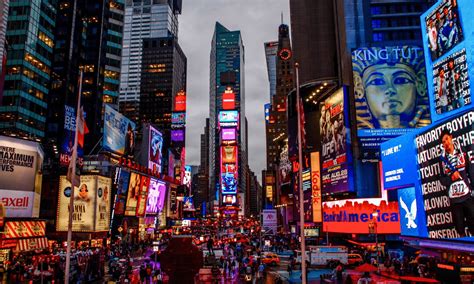 5 Unforgettable And Creative Advertising Moments On Times Square Billboards Scoop Empire