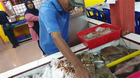 Pada hari minggu, tanjung dawai seperti kuala lumpur, bukan disebabkankan pembagunan moden. Video Tips Mail Ikan Bakar Tanjung Lumpur | Food That ...