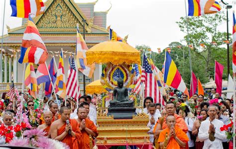 How Khmer Buddhists Reconstructed Identity And Community In The Us